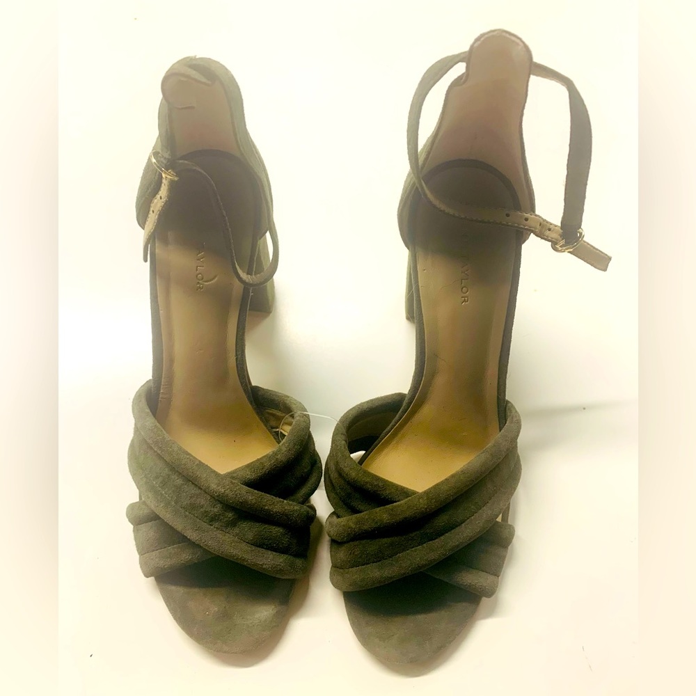 Ann Taylor Olive Open Toes Shoes